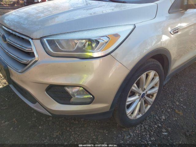 Ford Escape Titanium Image 5