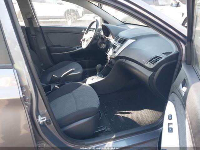 Hyundai ACCENT Gs Image 3