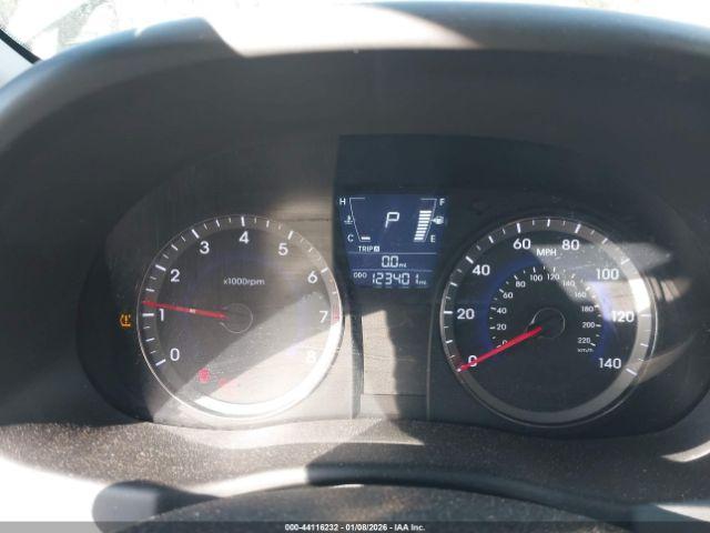 Hyundai ACCENT Gs Image 10