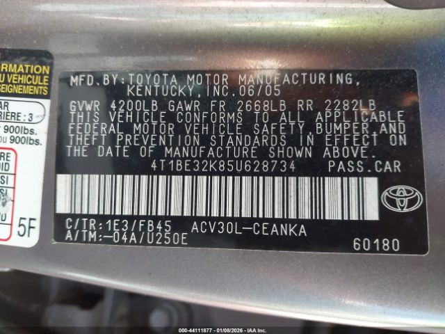 Toyota Camry Le Image 7