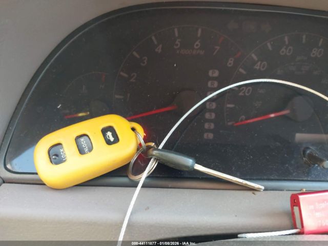 Toyota Camry Le Image 5