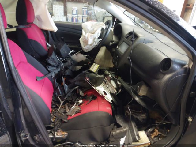 Nissan Versa 1.6 S+ Image 15