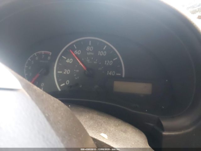 Nissan Versa 1.6 S+ Image 11