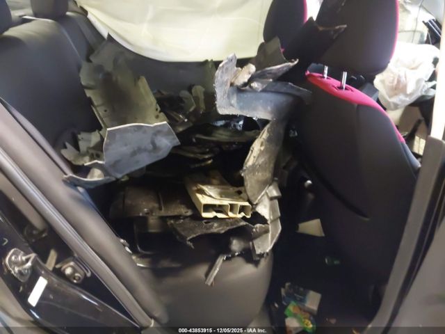 Nissan Versa 1.6 S+ Image 5