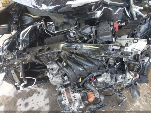 Nissan Versa 1.6 S+ Image 8