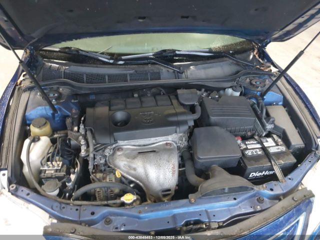 Toyota Camry Le Image 10