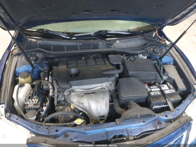 Toyota Camry Le Image 10