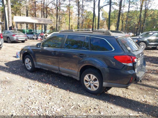 Subaru Outback 2.5i Image 10