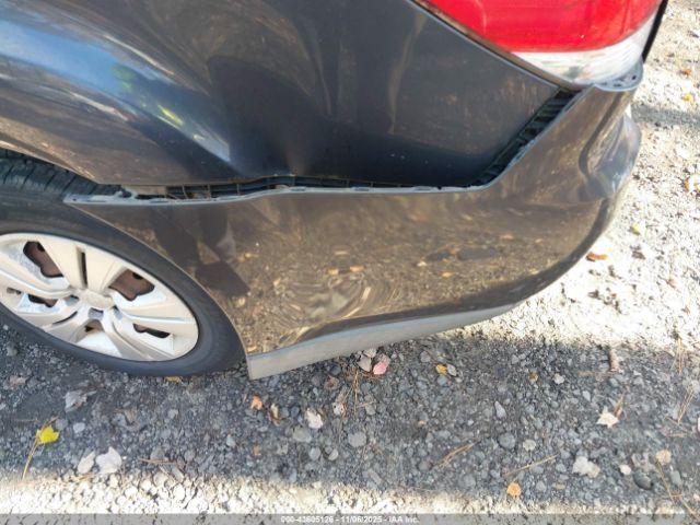 Subaru Outback 2.5i Image 9