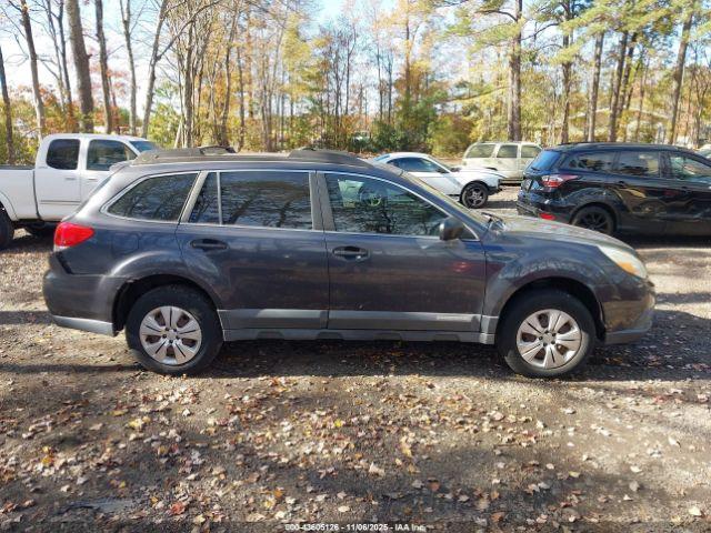 Subaru Outback 2.5i Image 5