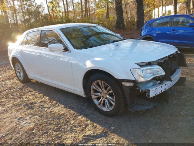 Chrysler 300 Touring L Image 1