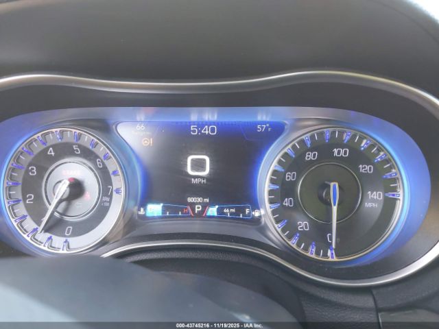 Chrysler 300 Touring L Image 13