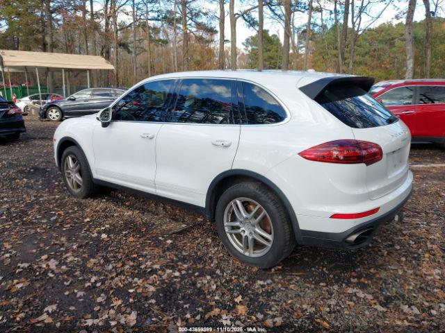 Porsche Cayenne Image 15