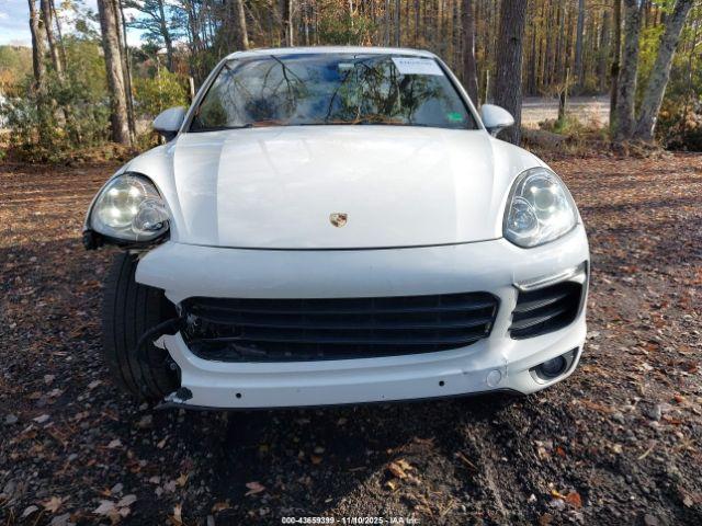 Porsche Cayenne Image 11