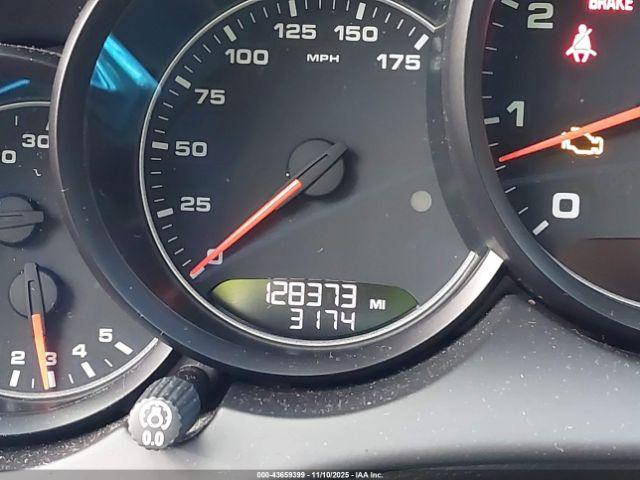 Porsche Cayenne Image 13