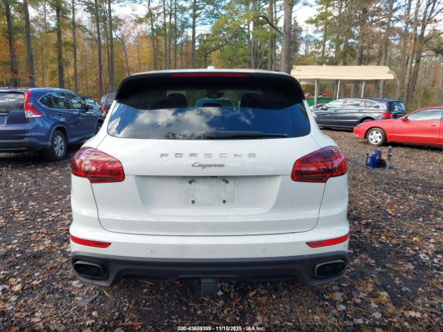Porsche Cayenne Image 9