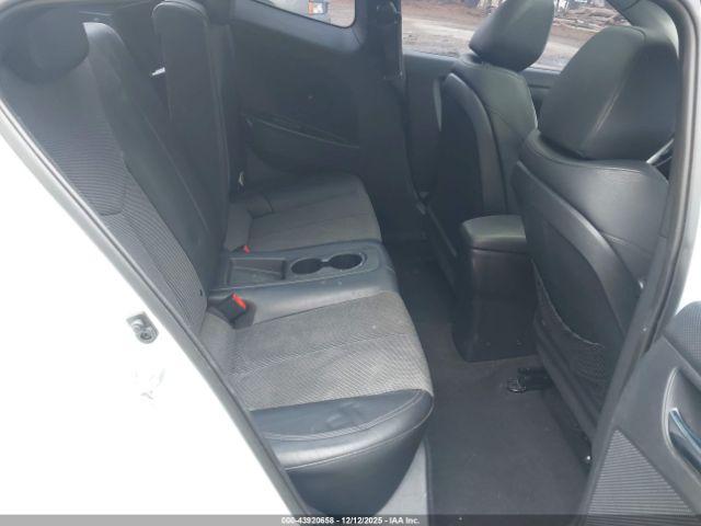 Hyundai VELOSTER Image 10