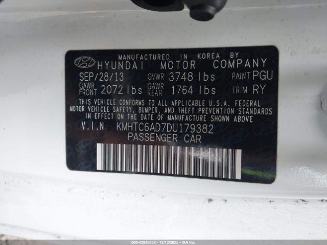 Hyundai VELOSTER Image 8