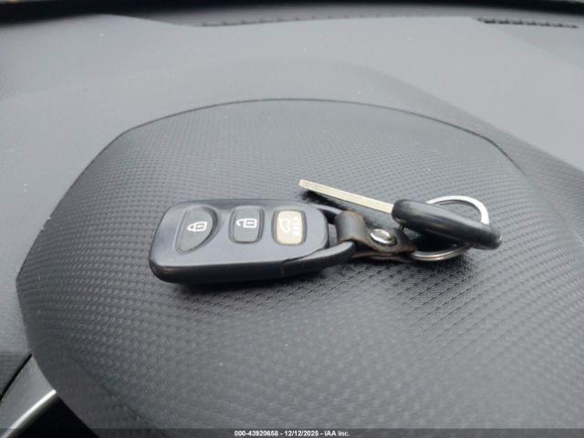 Hyundai VELOSTER Image 11