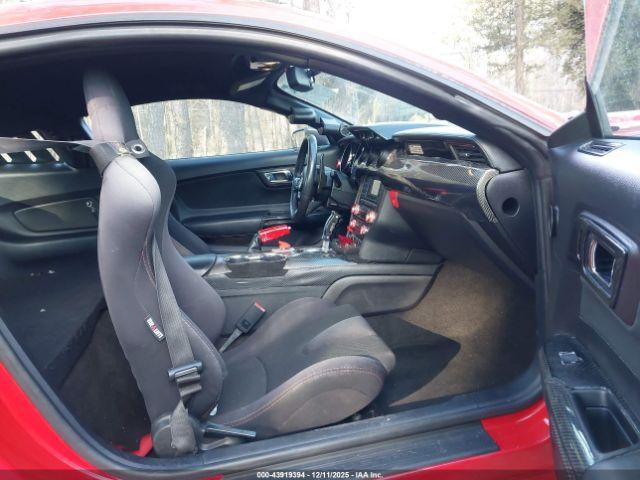 Ford Mustang V6 Image 13