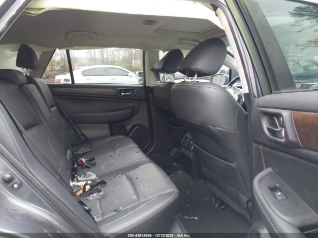 Subaru Outback 2.5i Limited Image 15