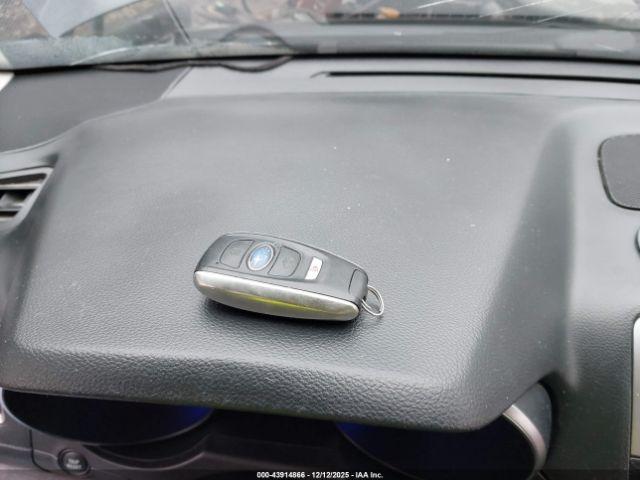 Subaru Outback 2.5i Limited Image 5