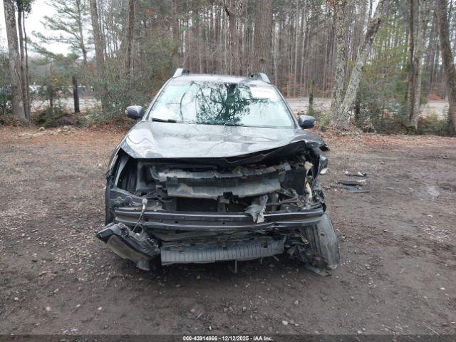 Subaru Outback 2.5i Limited Image 13