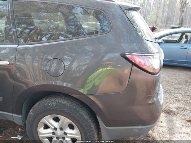 Chevrolet Traverse Ls Image 8