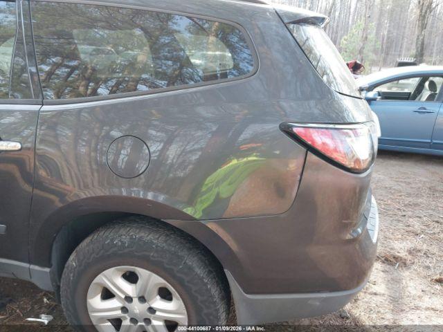 Chevrolet Traverse Ls Image 8