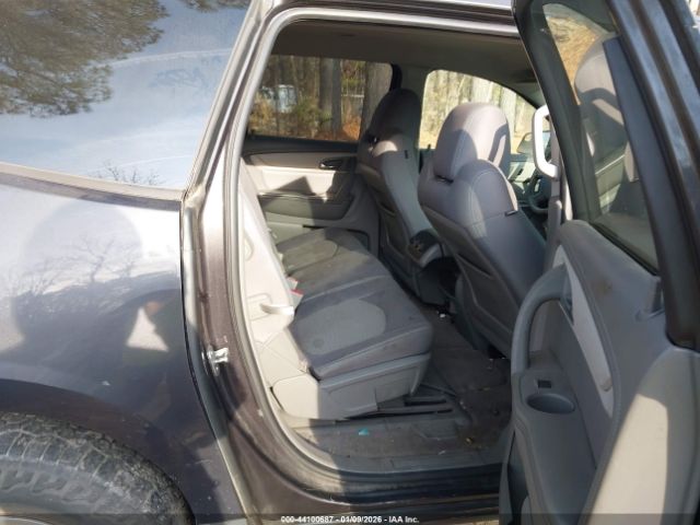 Chevrolet Traverse Ls Image 2