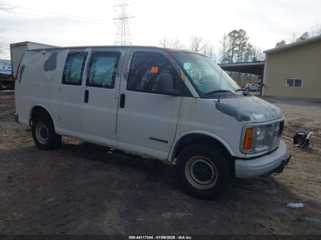 GMC Savana Standard Image 1