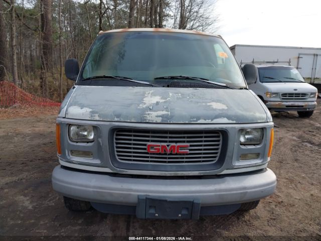 GMC Savana Standard Image 6